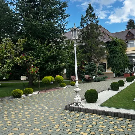 At Kvitka Polonyny *